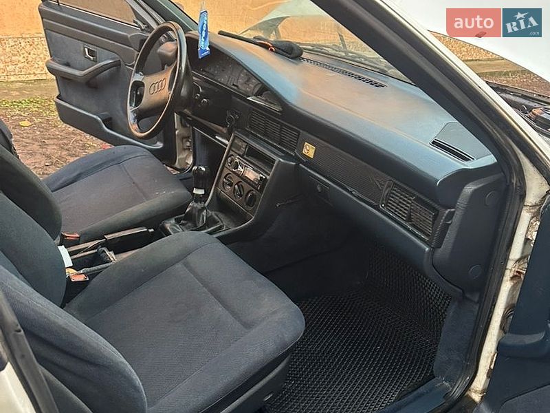 Седан Audi 100 1988 в Хмільнику