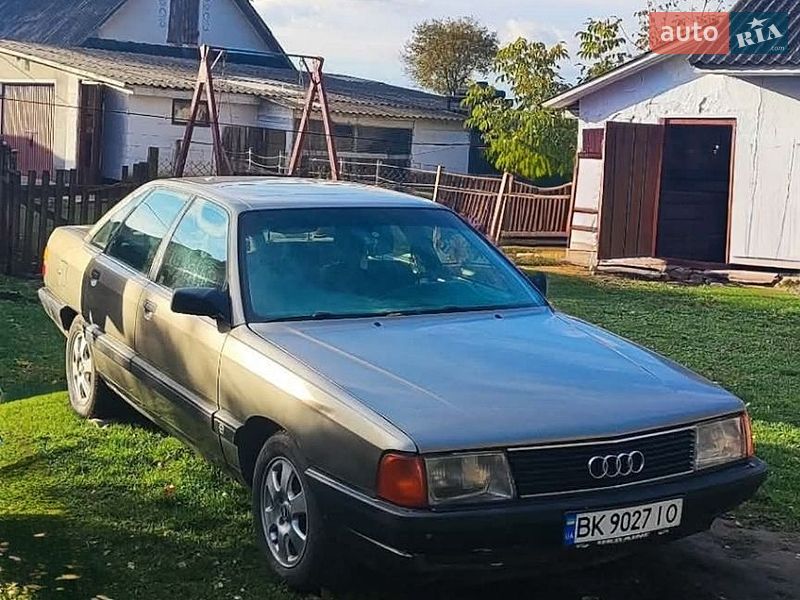Седан Audi 100 1990 в Дубно