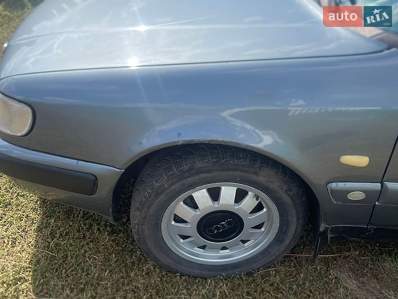 Седан Audi 100 1991 в Глухове