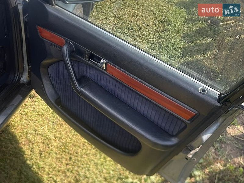Седан Audi 100 1991 в Глухове