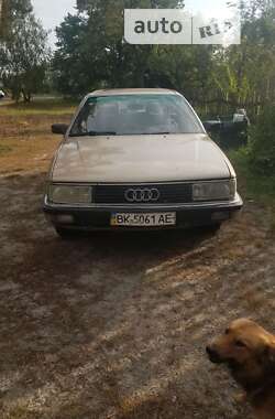 Седан Audi 200 1984 в Маневичах