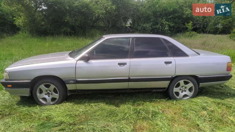 Седан Audi 200 1989 в Львове