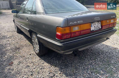 Седан Audi 200 1988 в Черкасах