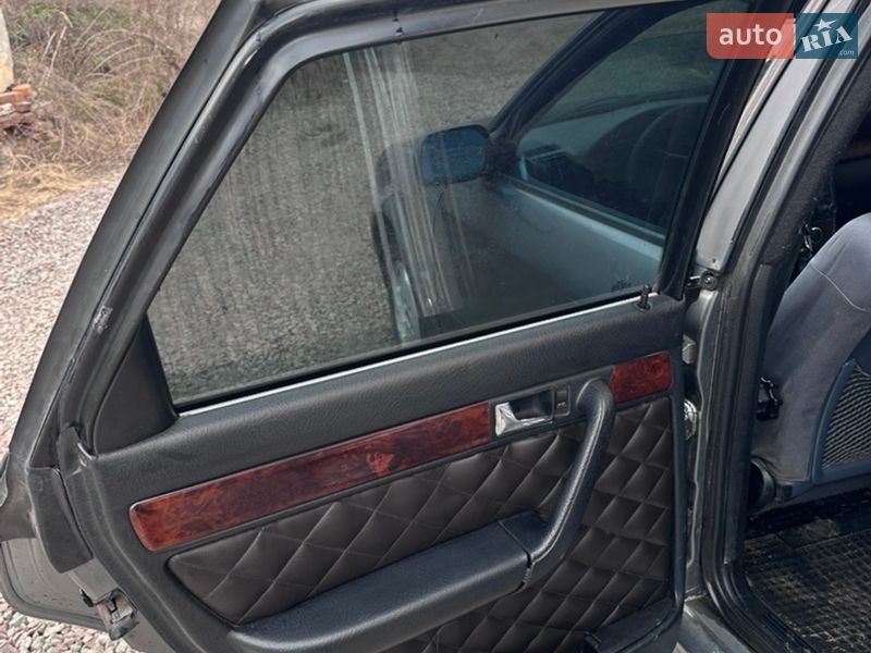 Седан Audi 200 1991 в Глухове