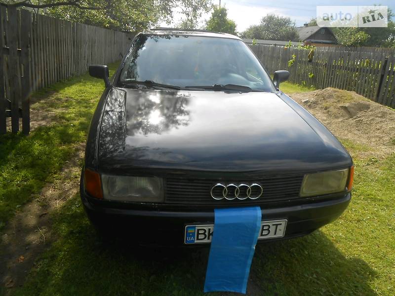 Седан Audi 80 1991 в Сарнах