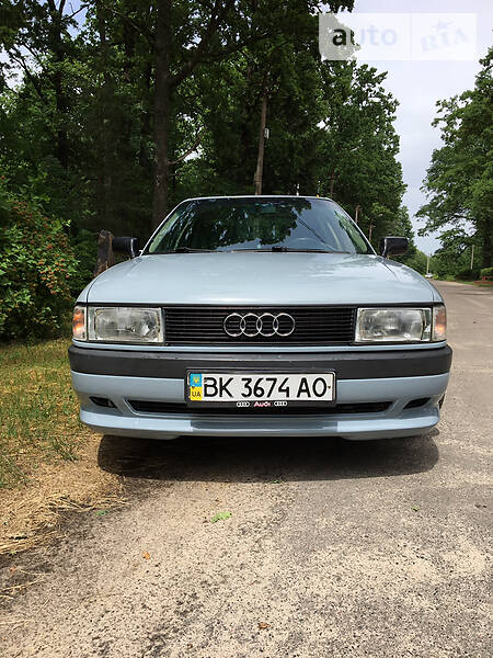 Седан Audi 80 1989 в Костополе