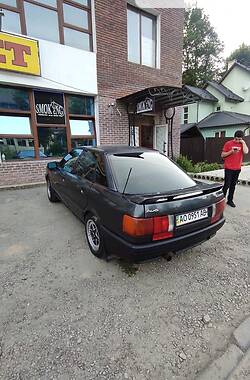 Седан Audi 80 1990 в Яремче