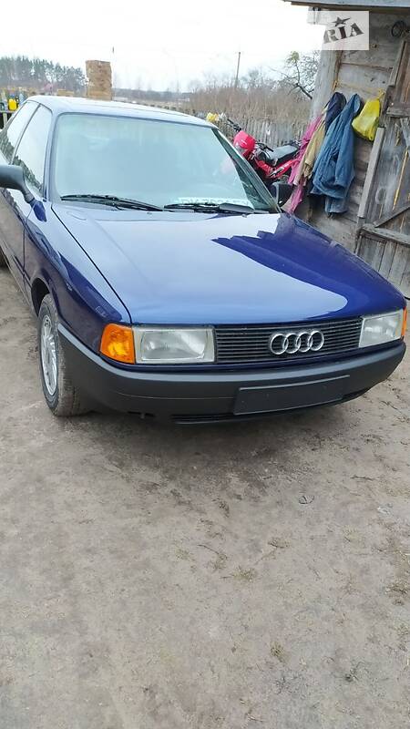 Седан Audi 80 1988 в Вараші