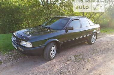 Седан Audi 80 1992 в Нововолынске