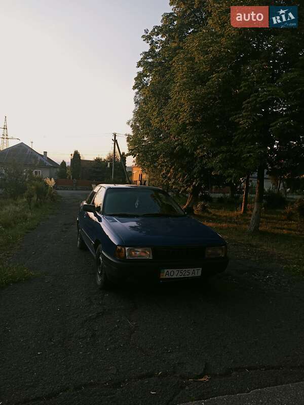 Седан Audi 80 1987 в Перечині