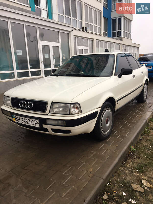 Седан Audi 80 1988 в Арцизе