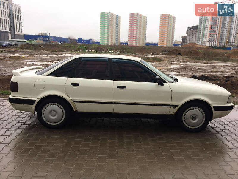 Седан Audi 80 1988 в Арцизе