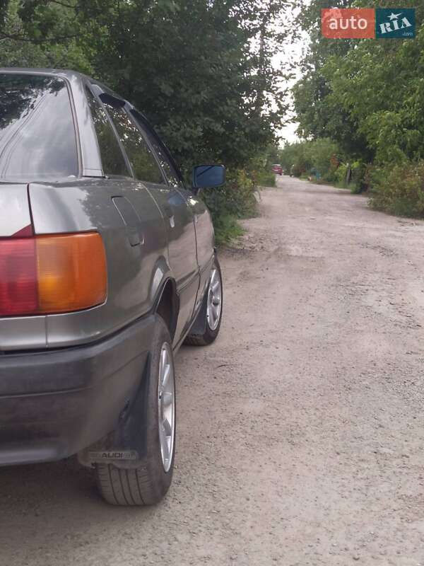 Седан Audi 80 1987 в Запоріжжі