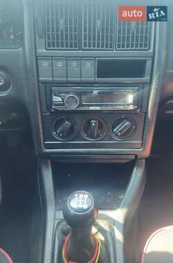 Седан Audi 80 1990 в 