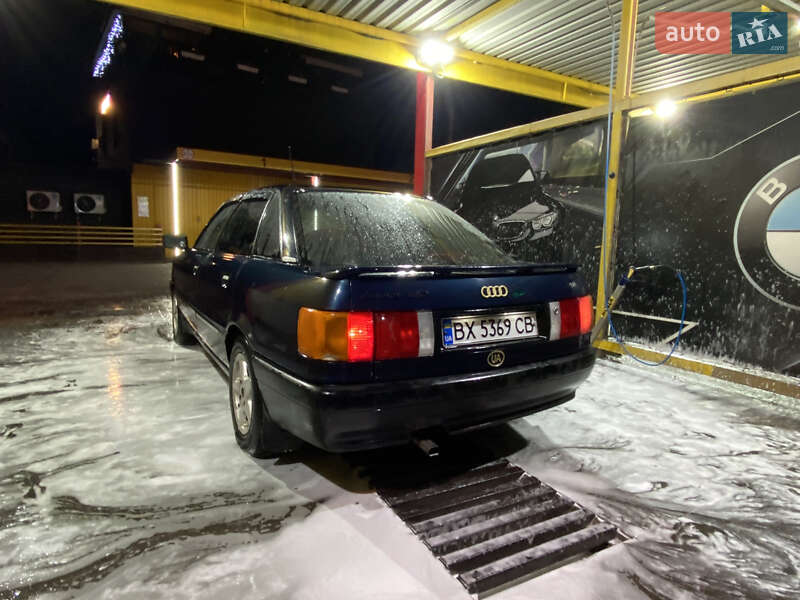 Седан Audi 80 1988 в Шепетовке