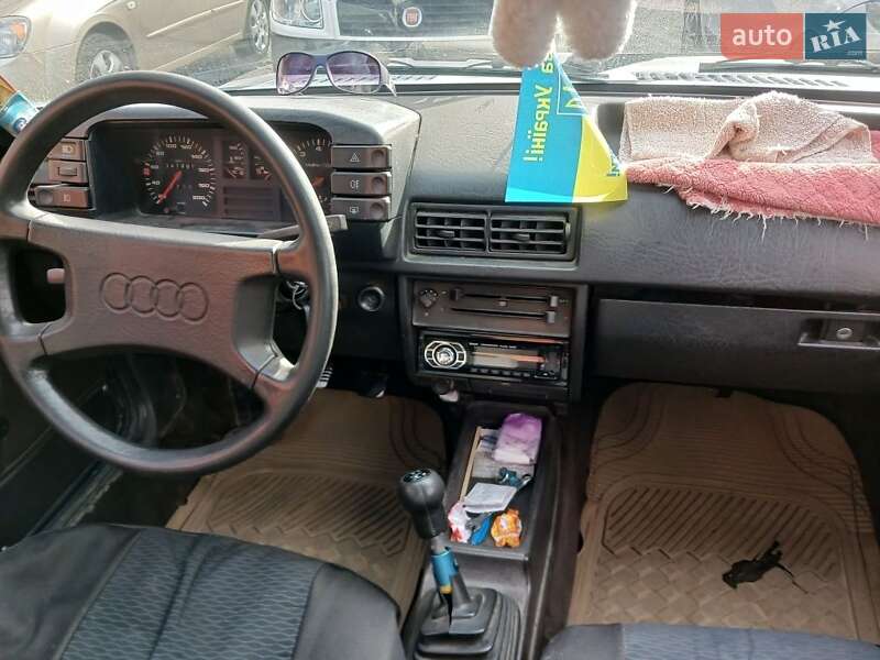 Седан Audi 80 1981 в Чернівцях