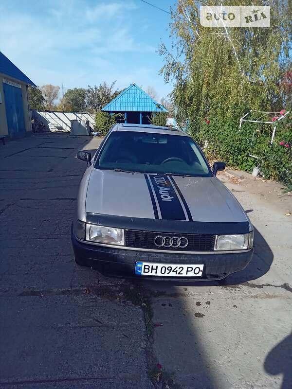 Седан Audi 80 1988 в Тарутине