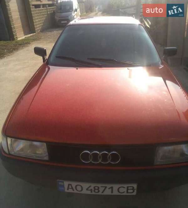 Седан Audi 80 1988 в Виноградове