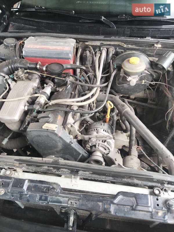 Седан Audi 80 1993 в Заставной