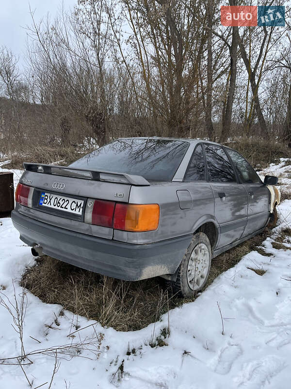 Седан Audi 80 1989 в Новой Ушице