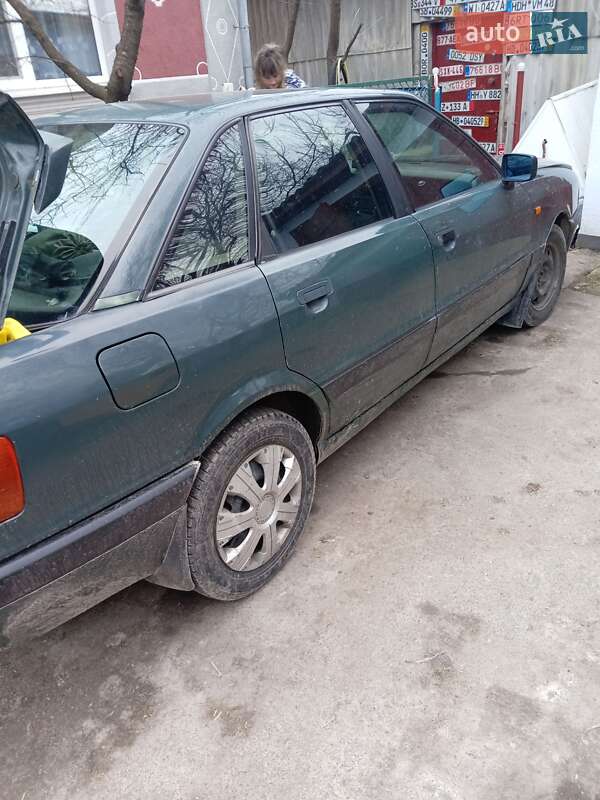 Седан Audi 80 1988 в Гоще