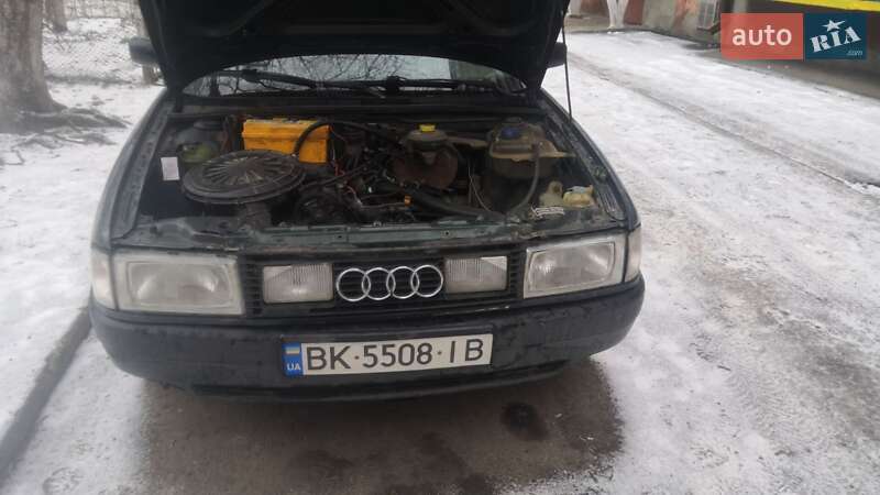 Седан Audi 80 1988 в Гоще