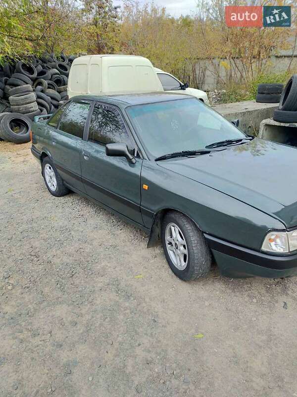 Седан Audi 80 1988 в Гоще