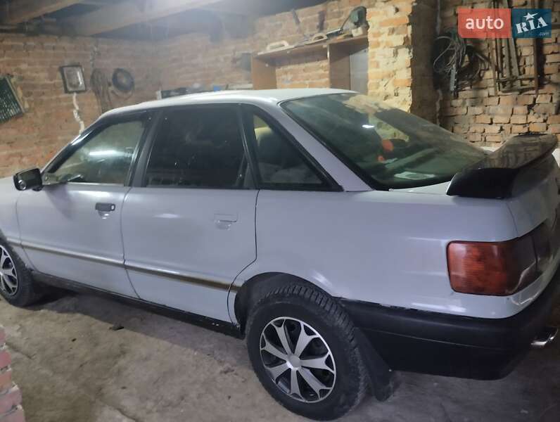 Седан Audi 80 1986 в Ярмолинцях