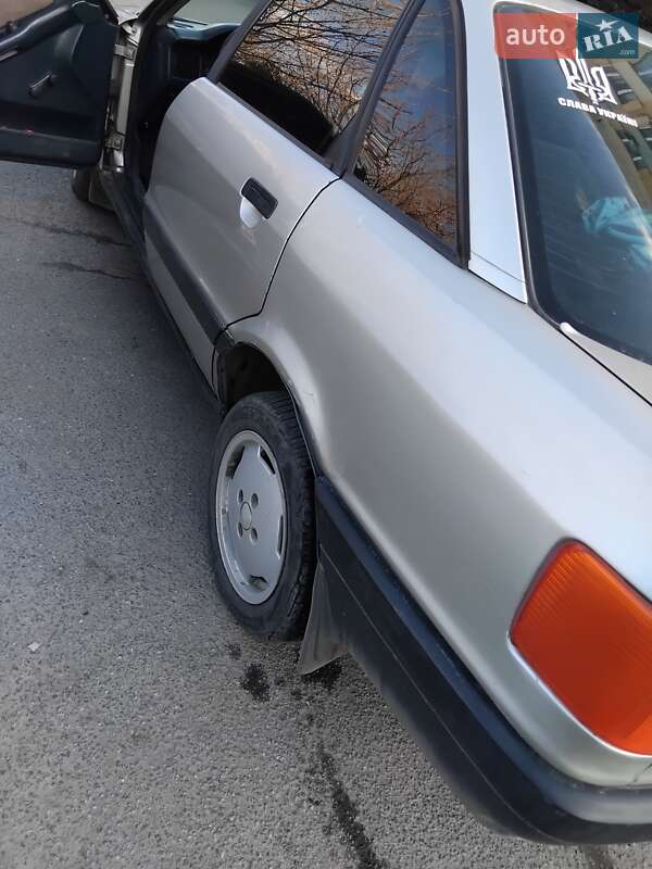 Седан Audi 80 1988 в Ужгороді