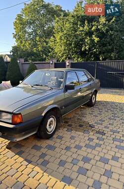 Седан Audi 80 1986 в Черновцах
