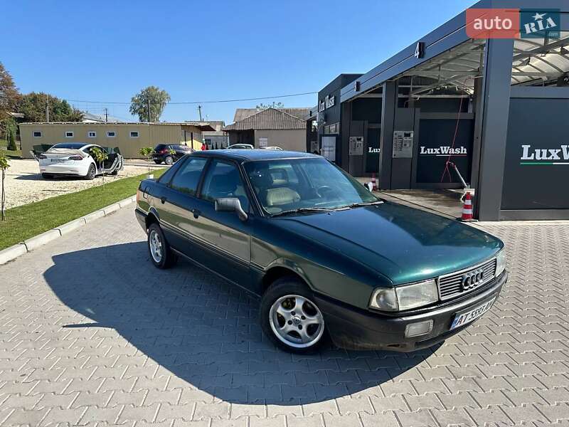 Седан Audi 80 1990 в Шумске