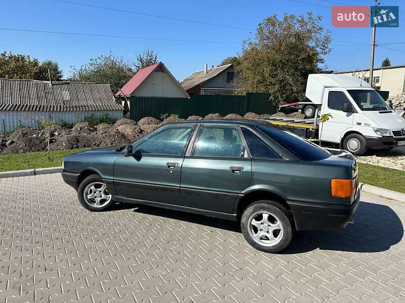 Седан Audi 80 1990 в Шумске