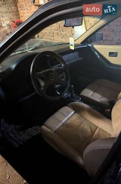Седан Audi 80 1988 в Бару