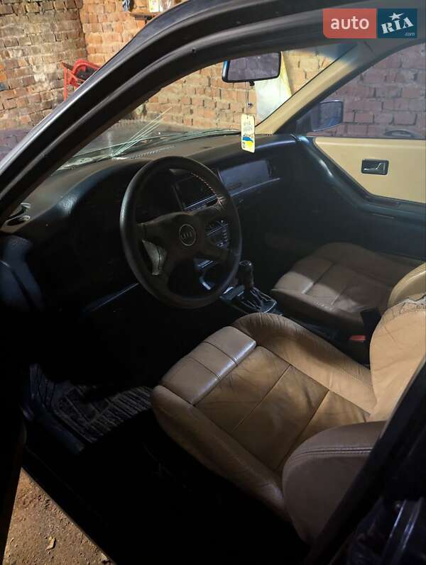 Седан Audi 80 1988 в Бару