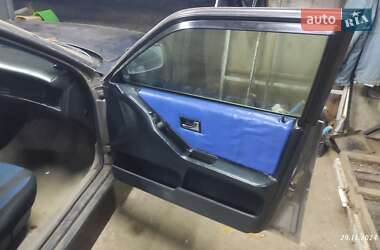 Седан Audi 80 1988 в 