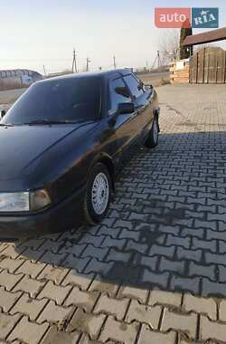 Седан Audi 80 1990 в 
