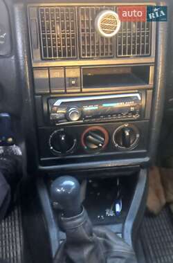 Седан Audi 80 1990 в 