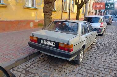 Седан Audi 80 1986 в Черновцах