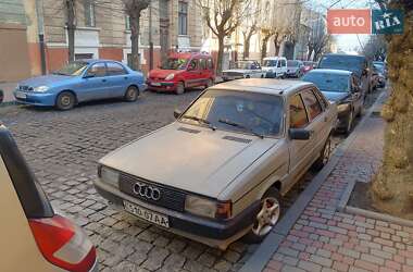 Седан Audi 80 1986 в Черновцах