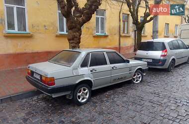 Седан Audi 80 1986 в Черновцах