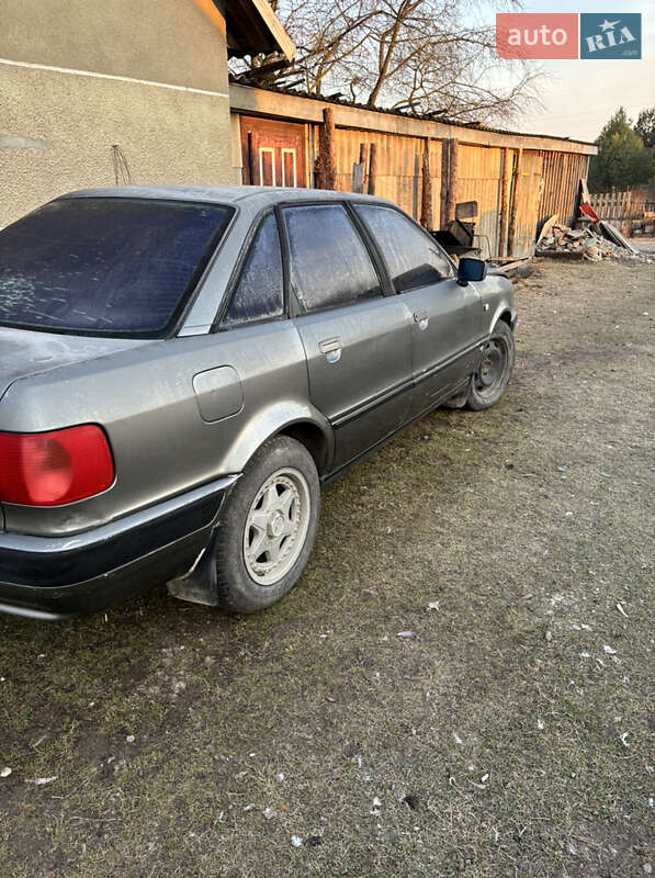Седан Audi 80 1992 в Буську