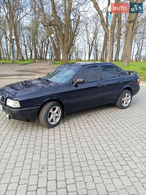 Седан Audi 80 1988 в Городку