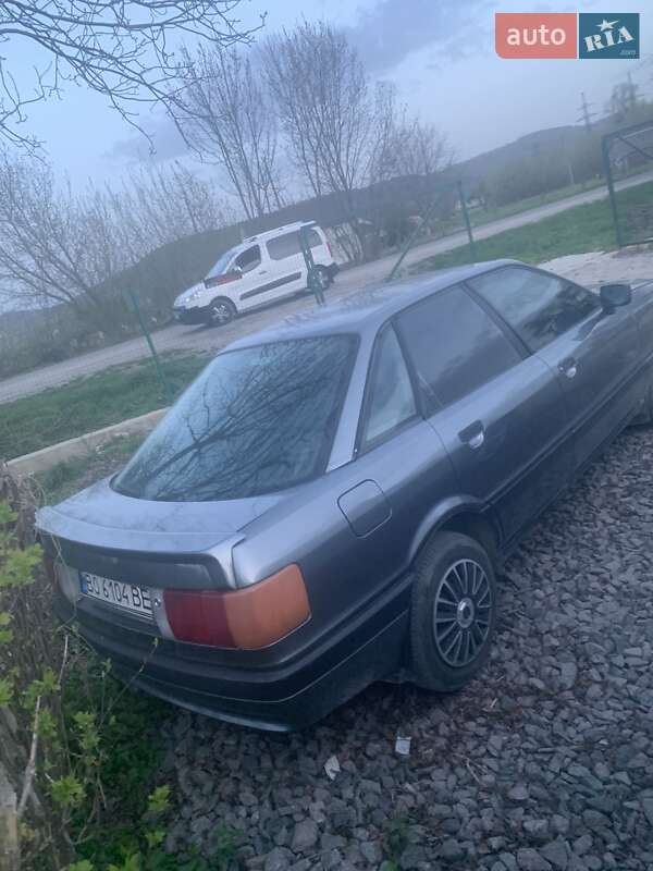 Седан Audi 80 1990 в Кременці