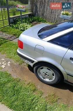 Седан Audi 80 1993 в 