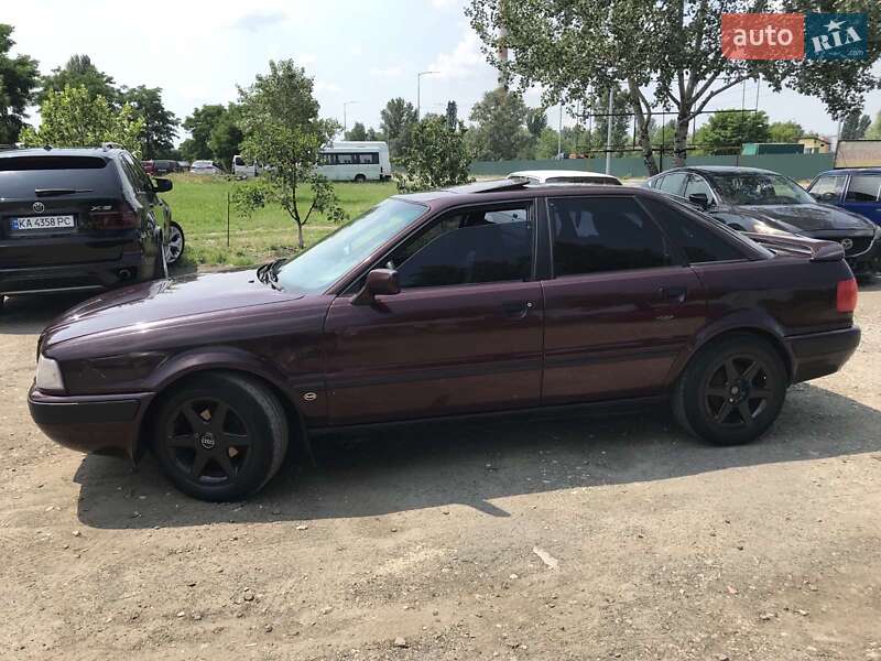 Седан Audi 80 1992 в 