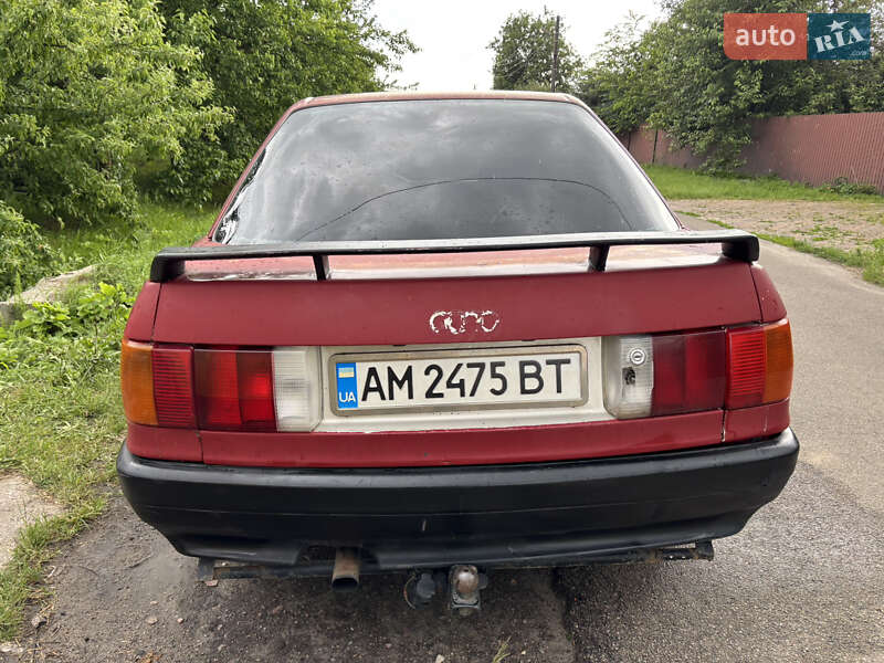 Седан Audi 80 1987 в Макарове