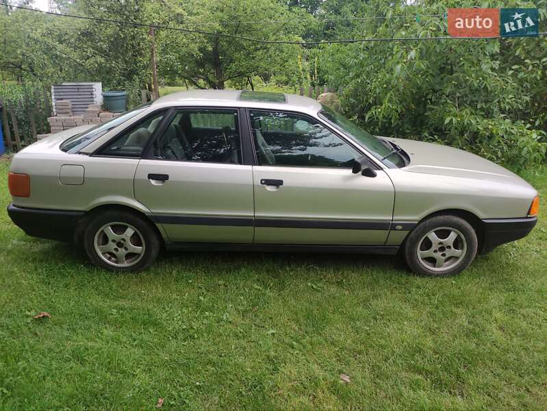 Седан Audi 80 1987 в Луцке фото 2 Седан Audi 80 1987 в Луцке