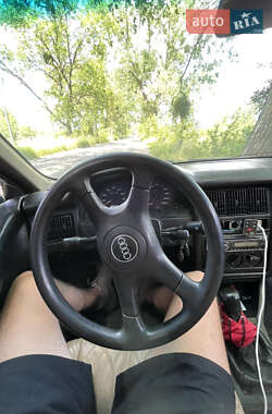 Седан Audi 80 1990 в 