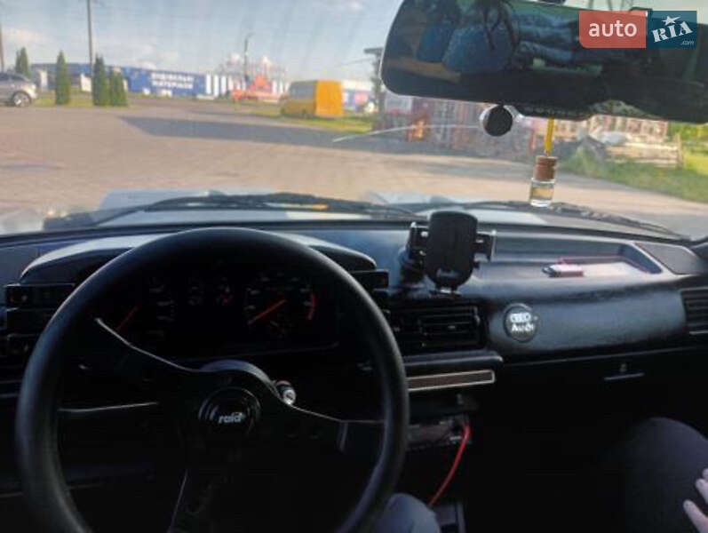 Седан Audi 80 1986 в Нововолынске