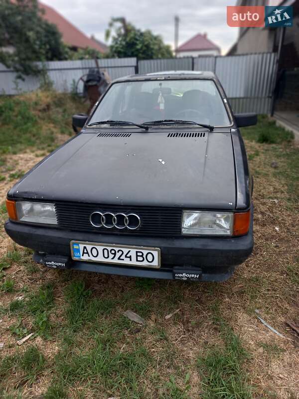 Седан Audi 80 1986 в 